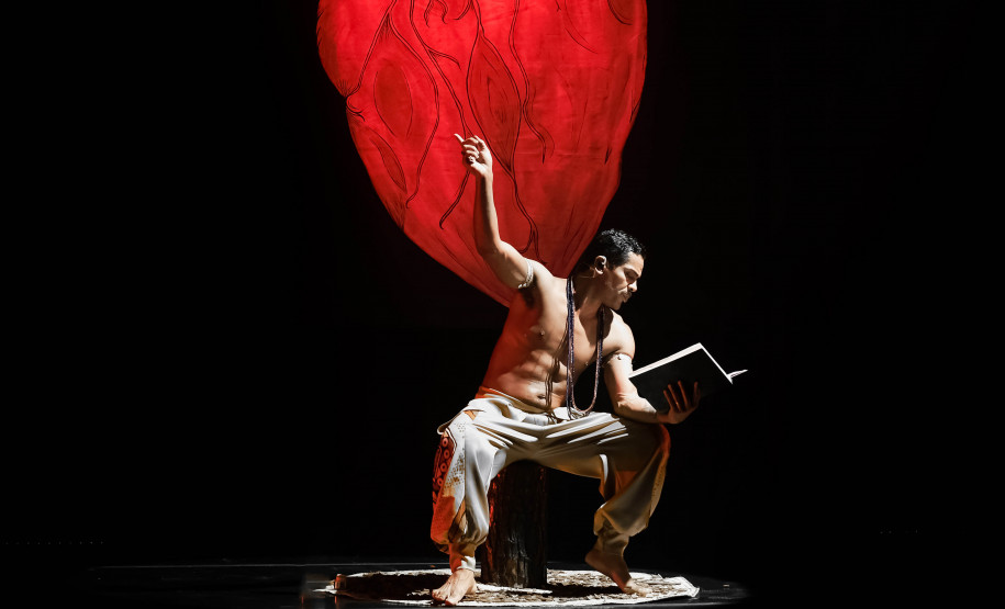 Monólogo “E vocês, quem são?”, de Samuel de Assis, sobe ao palco do Guairinha em agosto