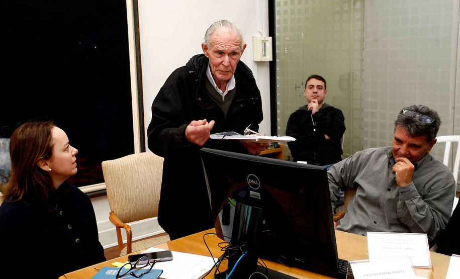 Normativas fortalecem proteção do patrimônio arqueológico da Cidade Real do Guairá. Na foto, reunião Cepha