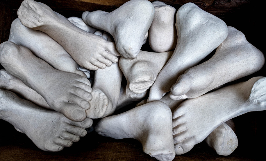 Com obras tridimensionais, MAC Paraná apresenta mostra O Estranho que Mora Comigo