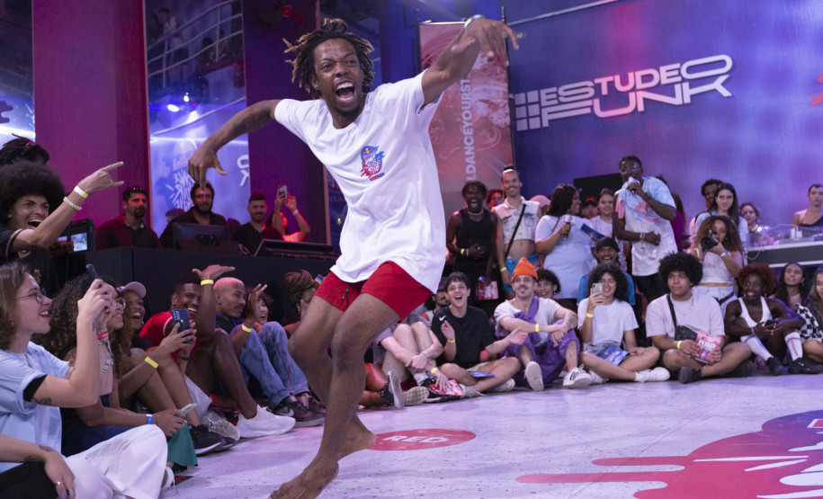 Museu Paranaense (MUPA) - Corpo e masculinidades – No sábado (27), acontece outra ação do Programa Público. Às 16h, a mesa de conversas “Culturas corporais das masculinidades” reunirá os antropólogos Osmundo Pinho e Waldemir Rosa, o historiador Fernando Botton e o dançarino, professor e coreógrafo Khalifa Idd.