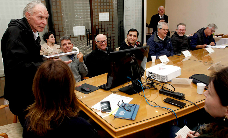 Normativas fortalecem proteção do patrimônio arqueológico da Cidade Real do Guairá. Na foto, reunião Cepha