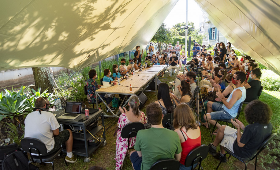 Museu Paranaense lança catálogo do primeiro Programa Público neste sábado