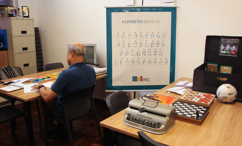 Biblioteca Pública do Paraná (BPP) - Projeto Cine Inclusivo – Sessões de filmes com audiodescrição para pessoas com deficiência visual e auditiva