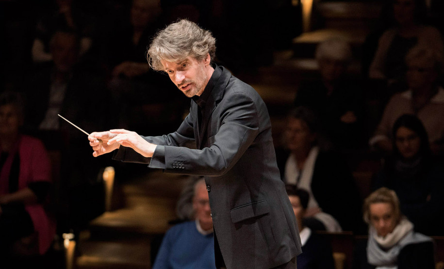 Maestro alemão e violinista paranaense são destaque da Sinfônica do Paraná neste domingo