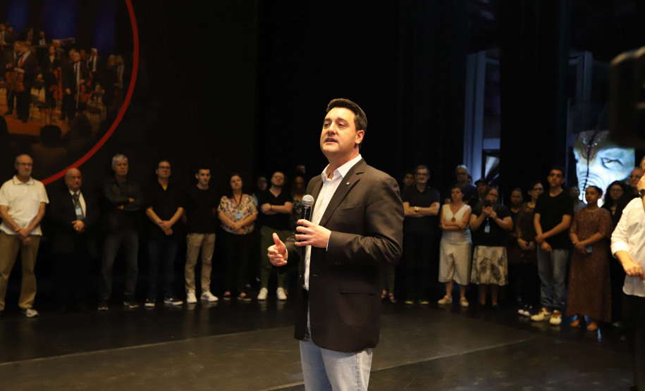 O governador Carlos Massa Ratinho Junior anuncia nesta quinta-feira (12) o repasse R$ 50 milhões para reforma, revitalização, adequação e modernização da estrutura do teatro, além da aquisição de novos equipamentos e instrumentos para Orquestra Sinfônica do Paraná