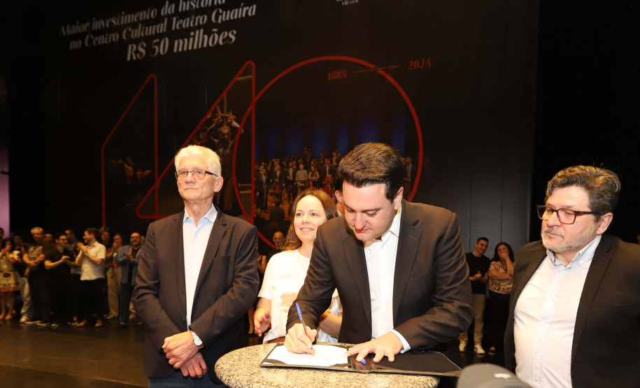 O governador Carlos Massa Ratinho Junior anuncia nesta quinta-feira (12) o repasse R$ 50 milhões para reforma, revitalização, adequação e modernização da estrutura do teatro, além da aquisição de novos equipamentos e instrumentos para Orquestra Sinfônica do Paraná