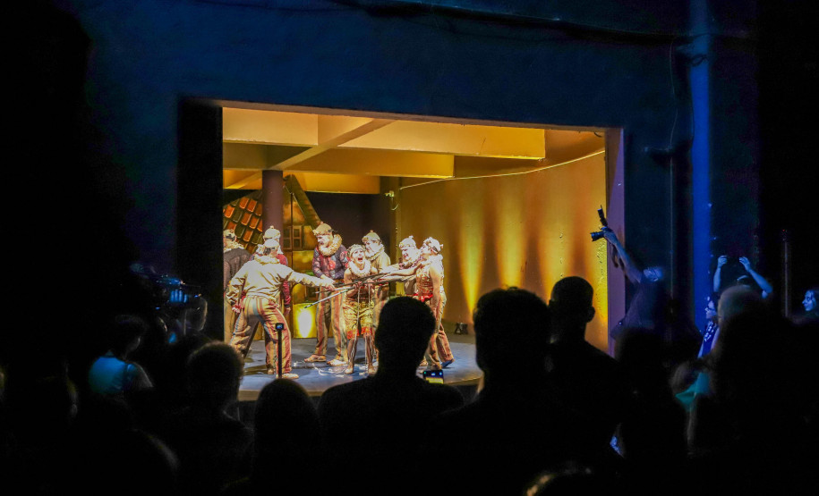 "Guaíra do Avesso": uma visita encenada pelos bastidores do teatro em celebração aos 140 Anos do Teatro Guaíra