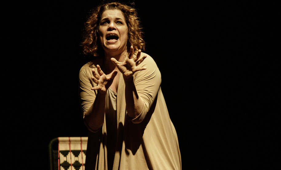 Centro Cultural Teatro Guaira -Guairinha - Jandira – Em Busca do Bonde Perdido: com direção de Marcos Caruso, a atriz Isabel Teixeira interpreta Jandira Martini, atriz que morreu no início deste ano, em um monólogo autobiográfico que percorre memórias da artista para refletir sobre temas como a finitude da vida