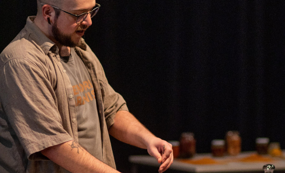 MAC-PR promove oficina sobre criação de pigmentos naturais com plantas nativas