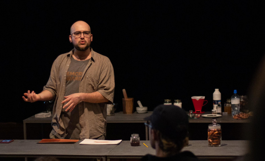 MAC-PR promove oficina sobre criação de pigmentos naturais com plantas nativas