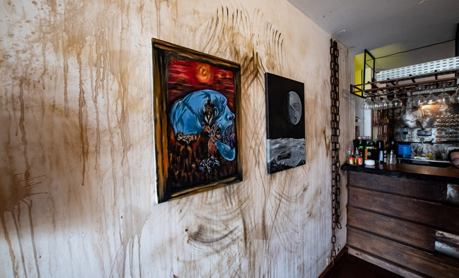 Alunos de pintura da Academia Alfredo Andersen apresentam suas obras em mostra coletiva