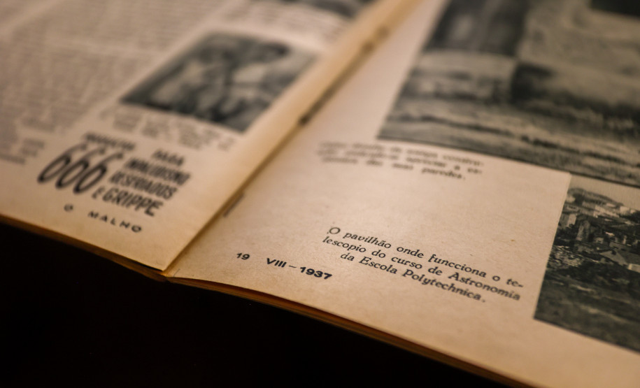 Acervo de obras raras da Biblioteca Pública do Paraná possui livro de 1584