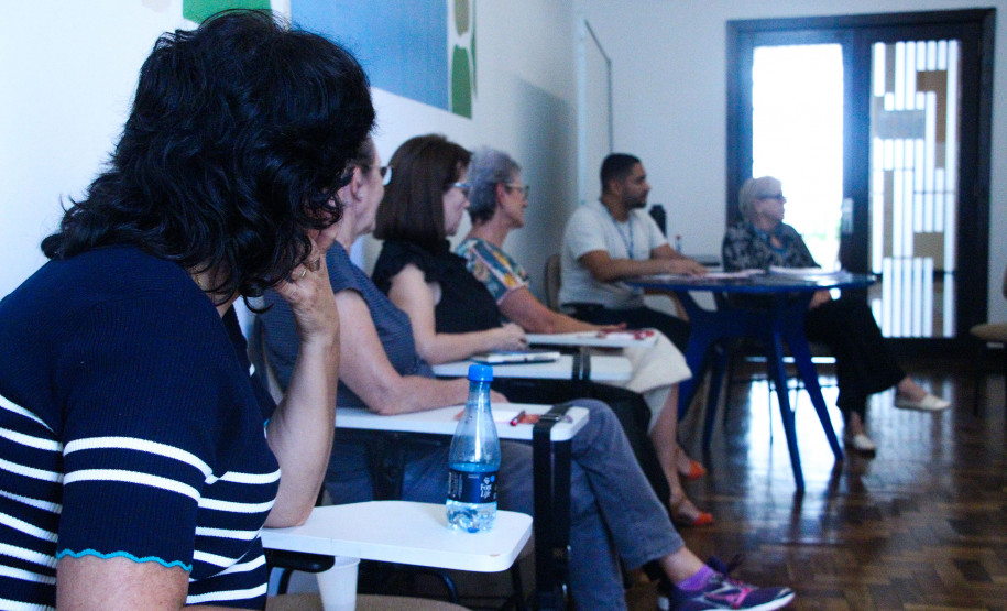 Biblioteca Pública do Paraná (BPP) - Roda de Leitura 60+ – Encontros quinzenais voltados para o público acima de 60 anos, focados na leitura e discussão de obras da literatura mundial
