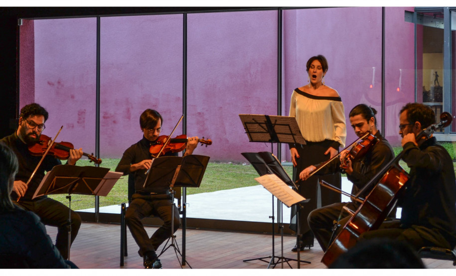 Museu de Arte Contemporânea do Paraná (MAC Paraná) - A Música Pede Passagem – Edição Museus" apresentará um concerto de música clássica de compositores paranaenses, com a participação de um quinteto de cordas e da soprano Luciana Melamed.