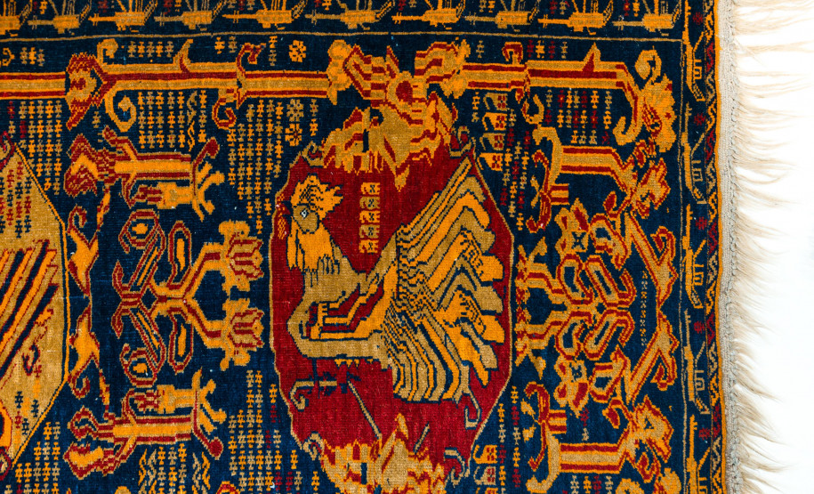 Museu Oscar Niemeyer promove exposição de tapetes afegãos