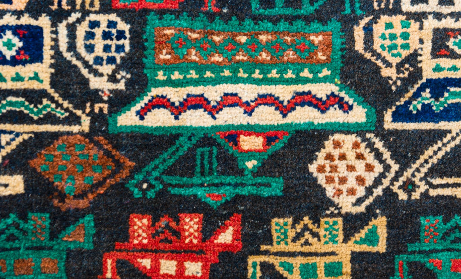 Museu Oscar Niemeyer promove exposição de tapetes afegãos