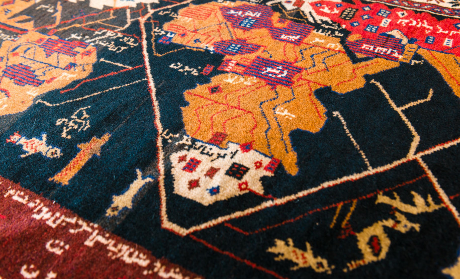 Museu Oscar Niemeyer promove exposição de tapetes afegãos