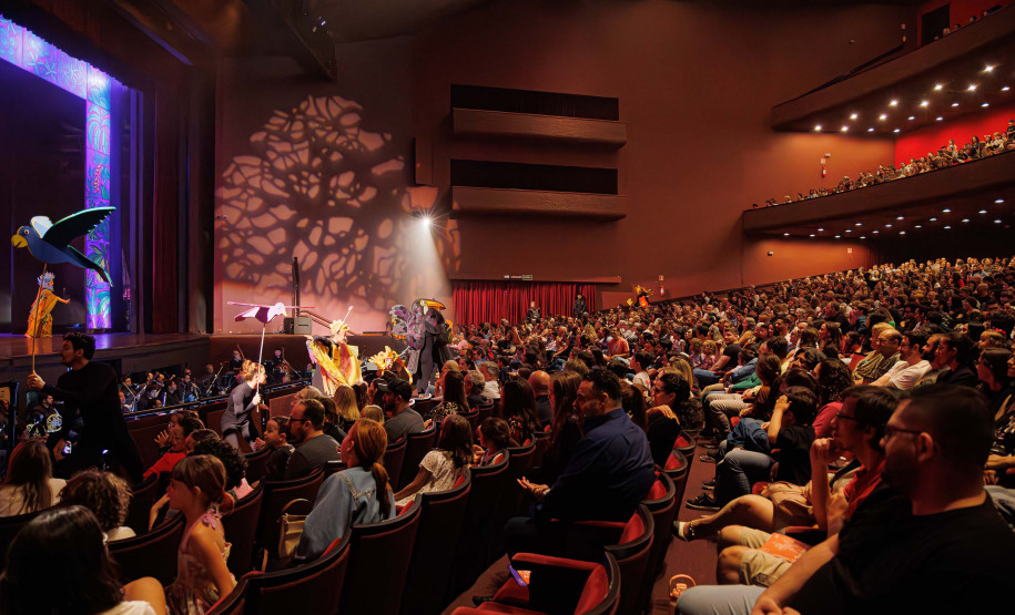 Com sessões esgotadas, espetáculo Lendas Brasileiras é visto por mais de 8 mil pessoas