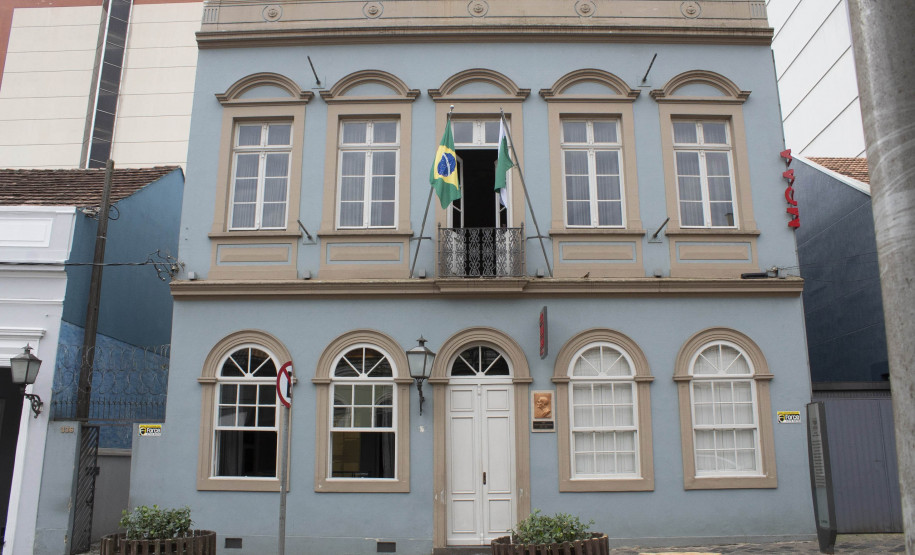 Museu Casa Alfredo Andersen inaugura na terça-feira exposição de Leila Versetti