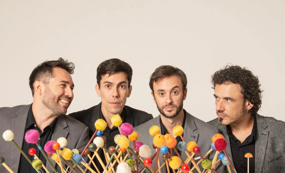 A Orquestra Sinfônica do Paraná abre neste domingo (6) os concertos de outubro celebrando a música brasileira. “Raízes brasileiras” destaca obras que fazem ponte entre a música clássica erudita e a música popular brasileira, com influências da música folclórica e de tradições indígenas - Na foto, Martelo 4