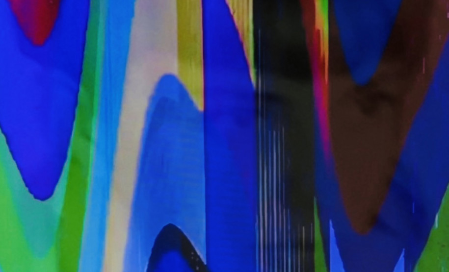 Museu da Imagem e do Som (MIS-PR) - Exposição Desver – Na terça (15), às 18h, o MIS-PR recebe a exposição "Desver", uma instalação multissensorial de Ivana Cassuli e Marcelo Borges Eggers, do grupo Blanche Bois, que explora os ciclos de vida e a ressignificação das percepções visuais e sonoras.