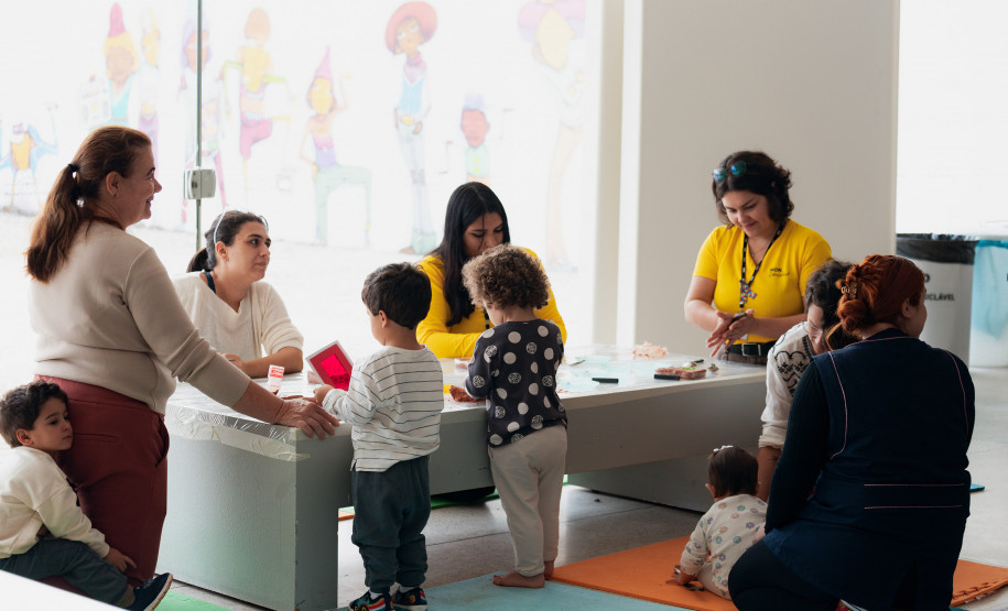 MON promove oficina “A Música das Cores” para crianças de 1 a 2 anos