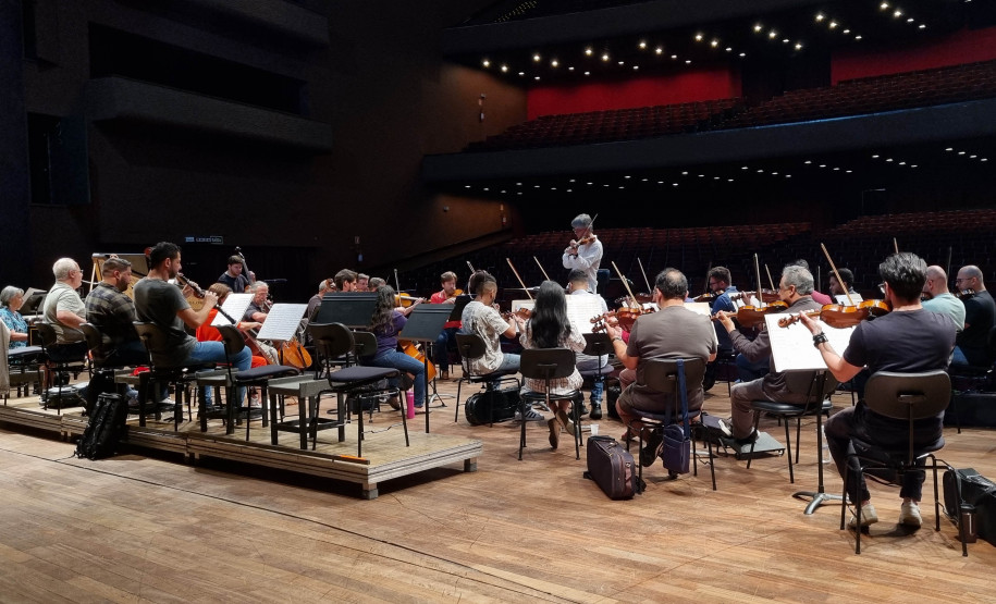 Orquestra Sinfônica do Paraná apresenta "Encontro com o Barroco" neste domingo