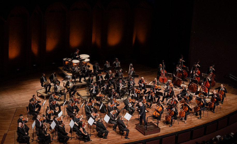 Série Ouro: Orquestra Sinfônica do Paraná atrai mais de 13,8 mil pessoas - Os concertos da Série Ouro apresentaram as quatro sinfonias do compositor alemão Johannes Brahms e trouxe convidados de renome internacional -