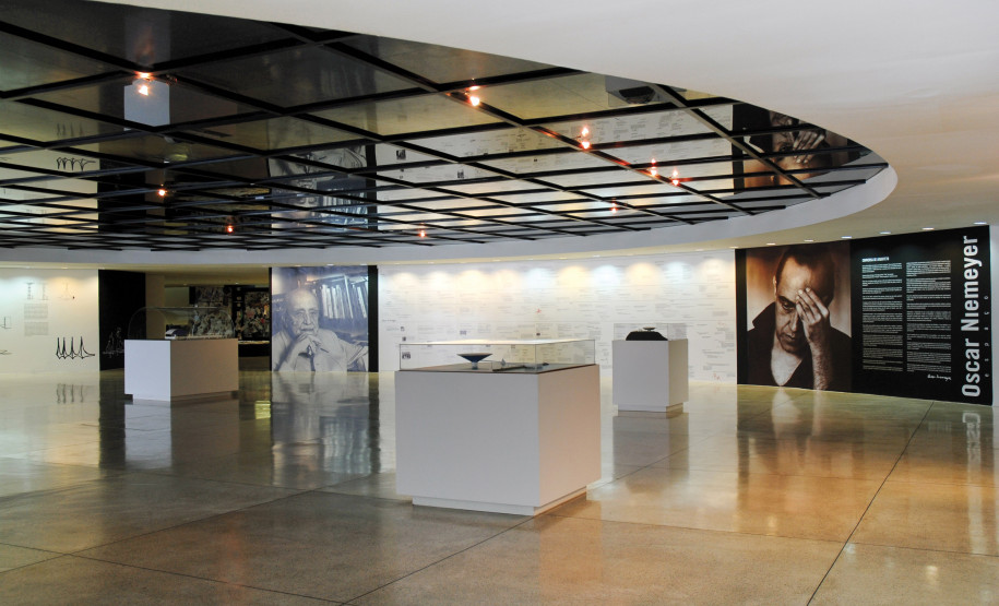 Para participar, não é necessário conhecimento prévio em arte. As atividades do período da tarde contarão com intérprete de Libras.