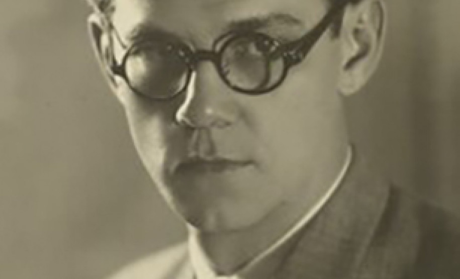 A Orquestra Sinfônica do Paraná abre neste domingo (6) os concertos de outubro celebrando a música brasileira. “Raízes brasileiras” destaca obras que fazem ponte entre a música clássica erudita e a música popular brasileira, com influências da música folclórica e de tradições indígenas - Na foto, Radames_Gnattali