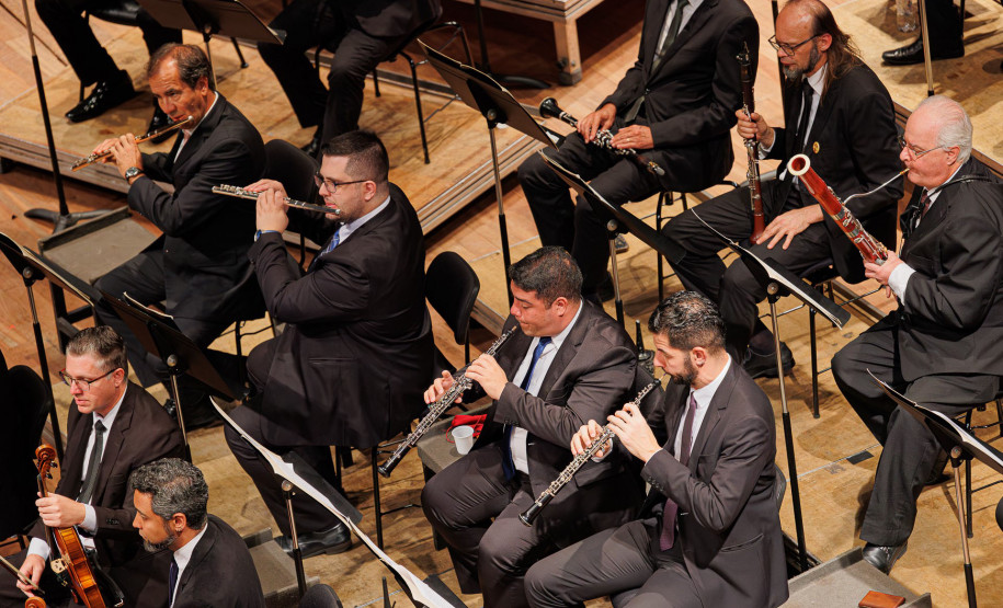 Série Ouro: Orquestra Sinfônica do Paraná atrai mais de 13,8 mil pessoas - Os concertos da Série Ouro apresentaram as quatro sinfonias do compositor alemão Johannes Brahms e trouxe convidados de renome internacional