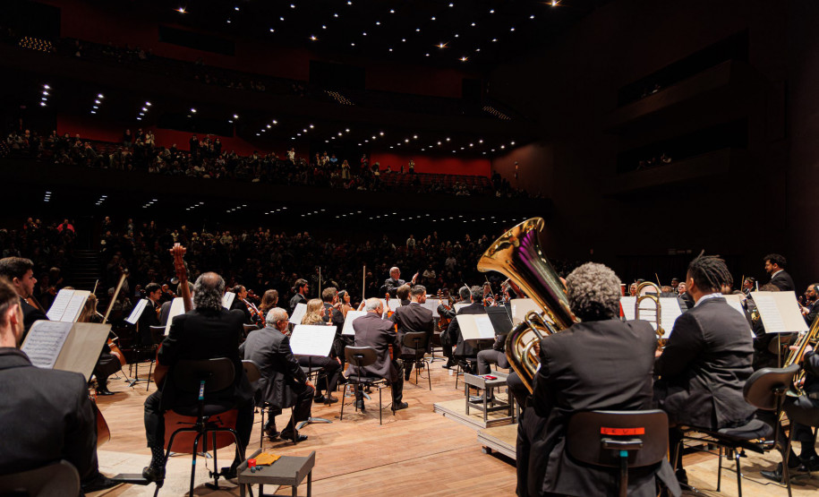 Série Ouro: Orquestra Sinfônica do Paraná atrai mais de 13,8 mil pessoas - Os concertos da Série Ouro apresentaram as quatro sinfonias do compositor alemão Johannes Brahms e trouxe convidados de renome internacional -