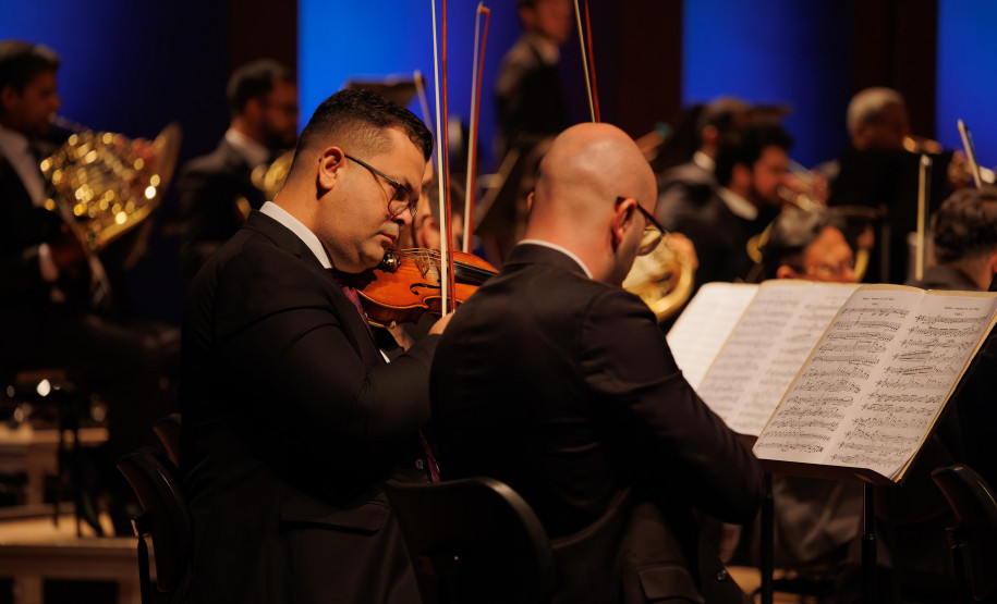 Série Ouro: Orquestra Sinfônica do Paraná atrai mais de 13,8 mil pessoas - Os concertos da Série Ouro apresentaram as quatro sinfonias do compositor alemão Johannes Brahms e trouxe convidados de renome internacional
