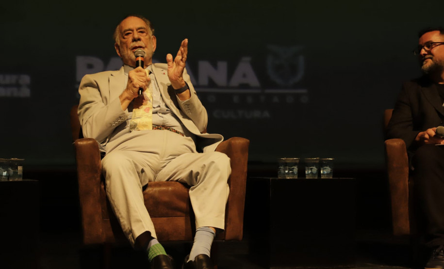 Diretor de "O Poderoso Chefão", Francis Ford Copolla lota Teatro Guaíra em aula de cinema