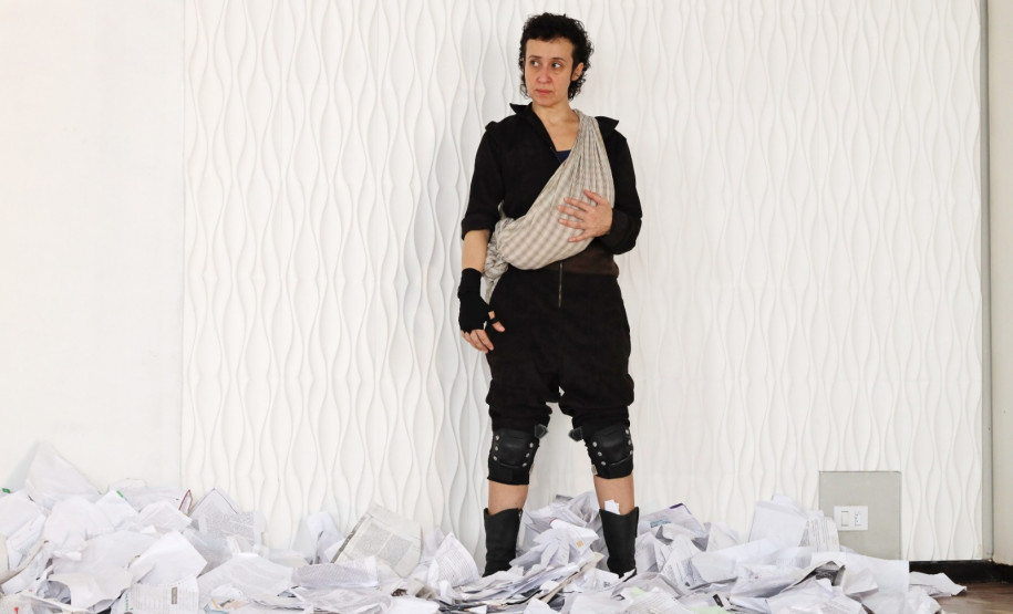 Peça sobre resistência feminina chega ao Teatro José Maria Santos