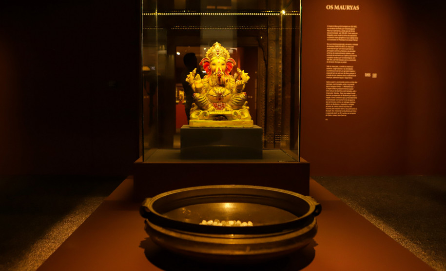 Exposição Ásia: a terra, os homens, os deuses, no Museu Oscar Niemeyer (MON)