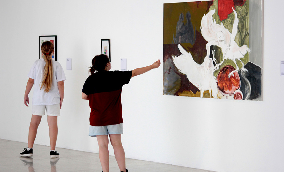 Sala Aberta: exposição “Coletiva” é prorrogada até janeiro de 2025 no MAC Paraná