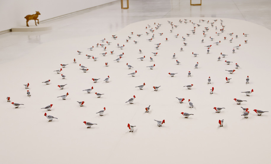 Catálogo da mostra de Efrain Almeida está disponível na MON Loja