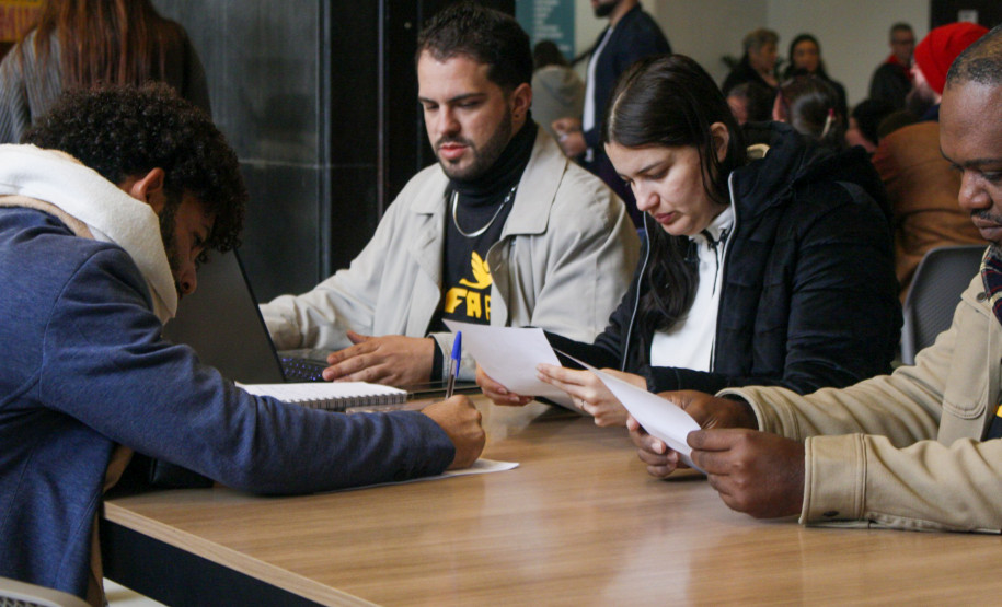 Agência do Trabalhador – Posto Avançado encerra ano com resultados expressivos na promoção de emprego e cultura no Paraná