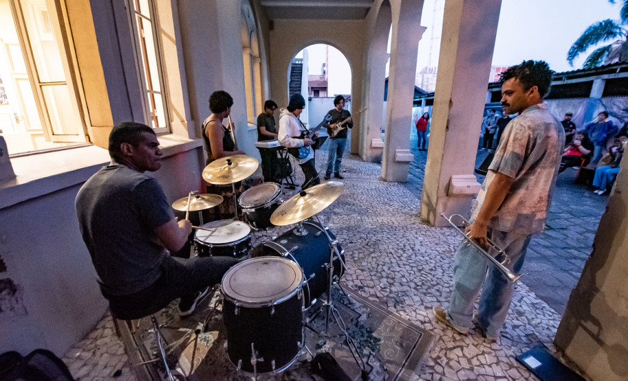 Agenda cultural tem "O Quebra-Nozes", peça com Arlete Salles e exposições no Alfredo Andersen