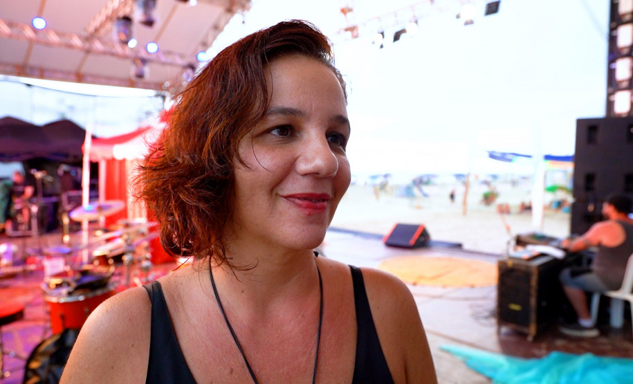 Espetáculo no Litoral mistura teatro e circo para conscientizar sobre importância da água