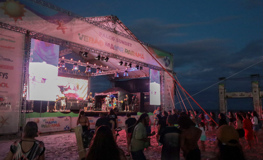 Pagode da banda Terezo e Campeonato Paranaense agitaram o Palco Sunset