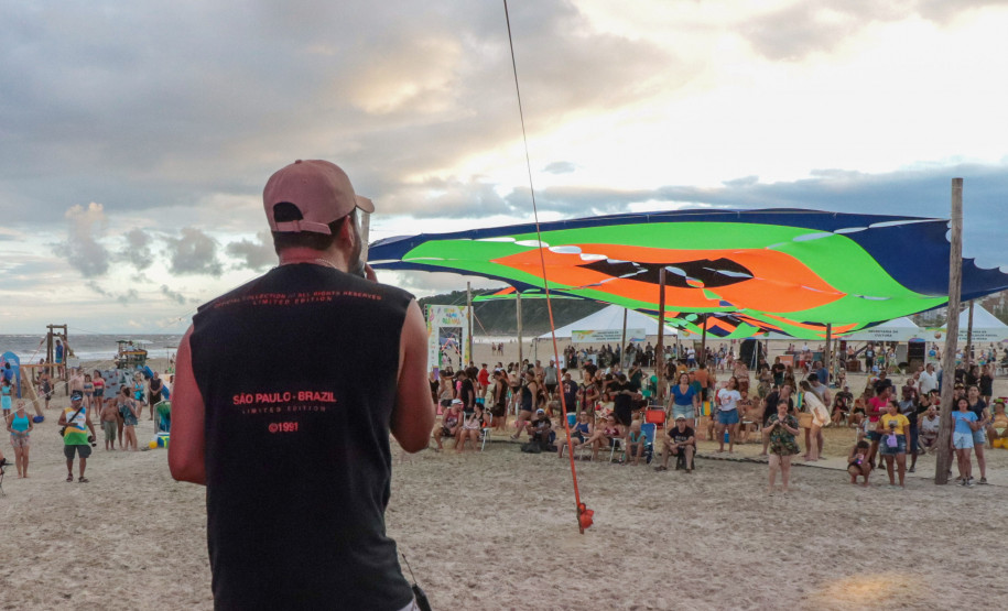 Pagode da banda Terezo e Campeonato Paranaense agitaram o Palco Sunset