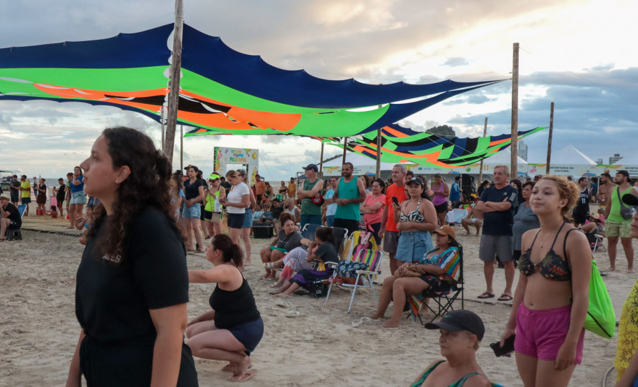 Pagode da banda Terezo e Campeonato Paranaense agitaram o Palco Sunset