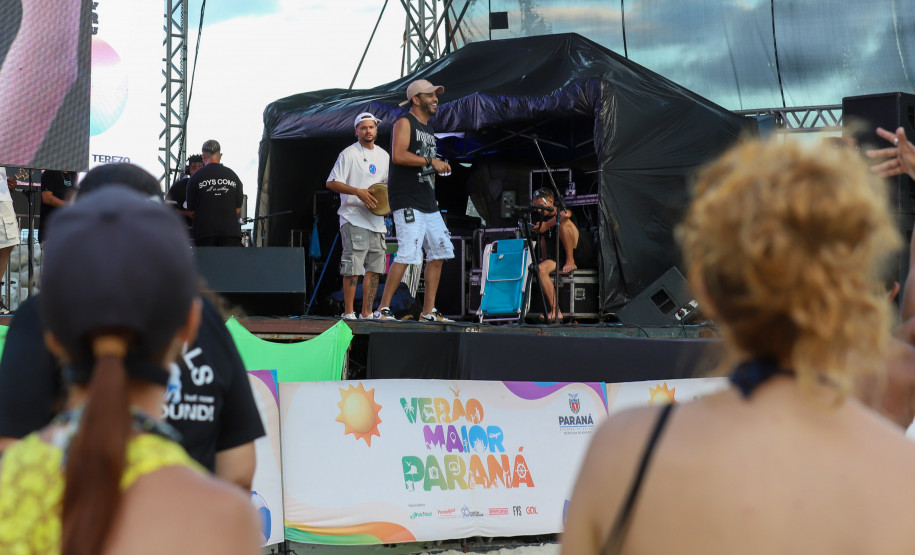 Pagode da banda Terezo e Campeonato Paranaense agitaram o Palco Sunset