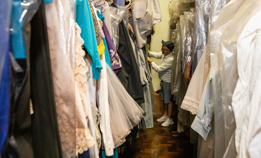 Exposição de figurinos históricos do Teatro Guaíra será aberta em Antonina quarta-feira