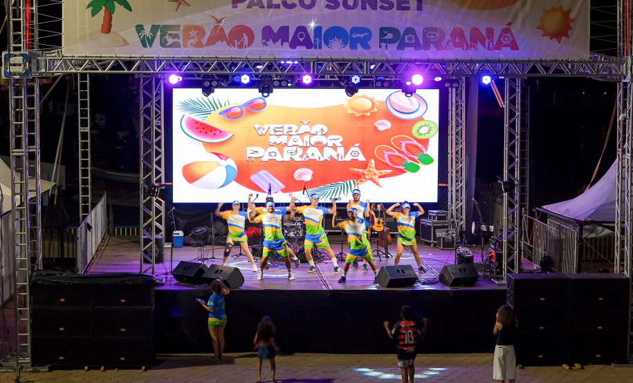 Shows de samba e sertanejo abrem temporada dos palcos Sunset no Noroeste