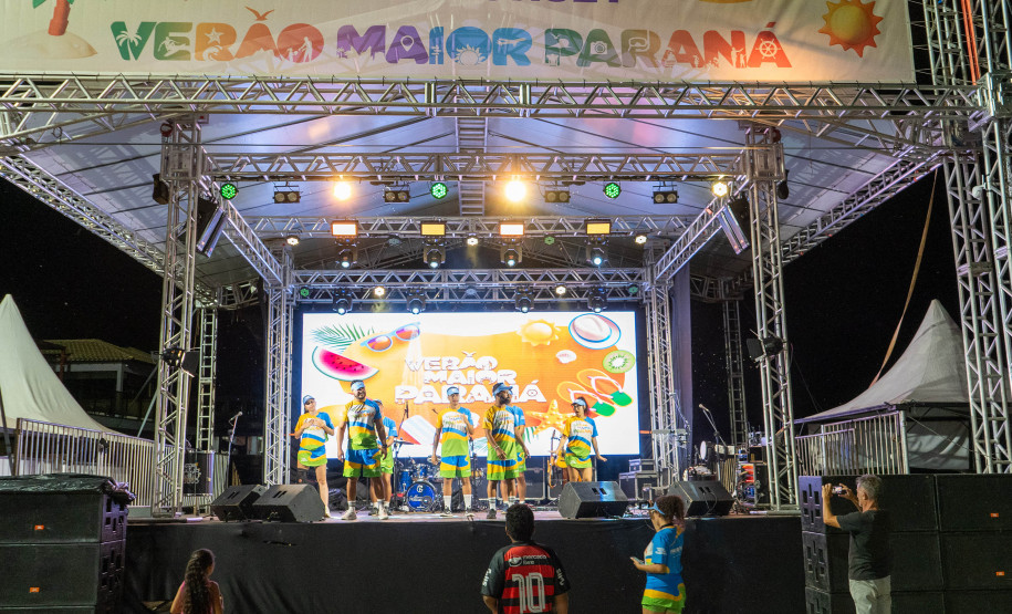 Shows de samba e sertanejo abrem temporada dos palcos Sunset no Noroeste