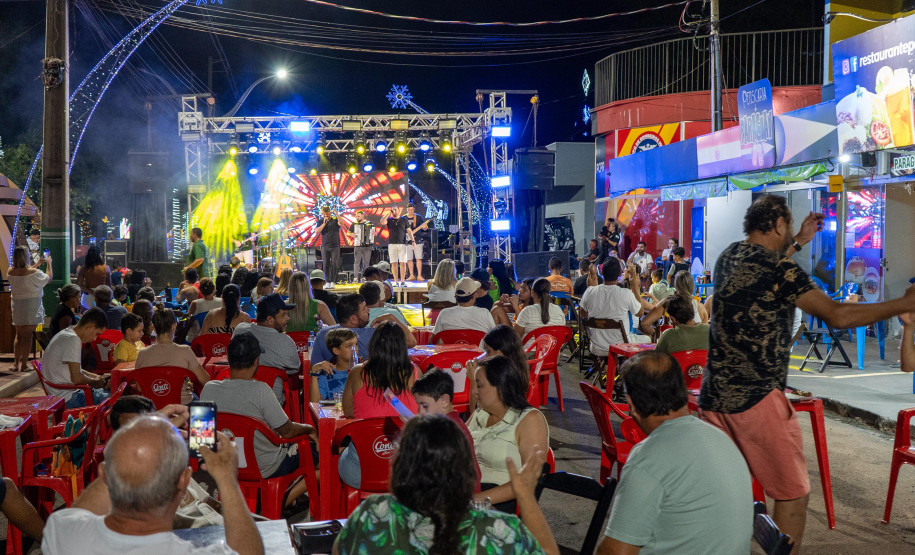 Shows de samba e sertanejo abrem temporada dos palcos Sunset no Noroeste