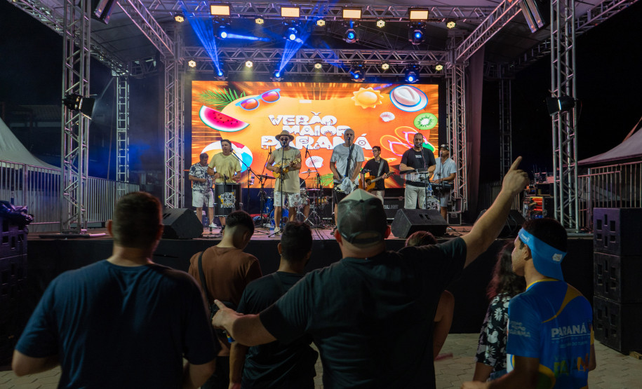 Shows de samba e sertanejo abrem temporada dos palcos Sunset no Noroeste